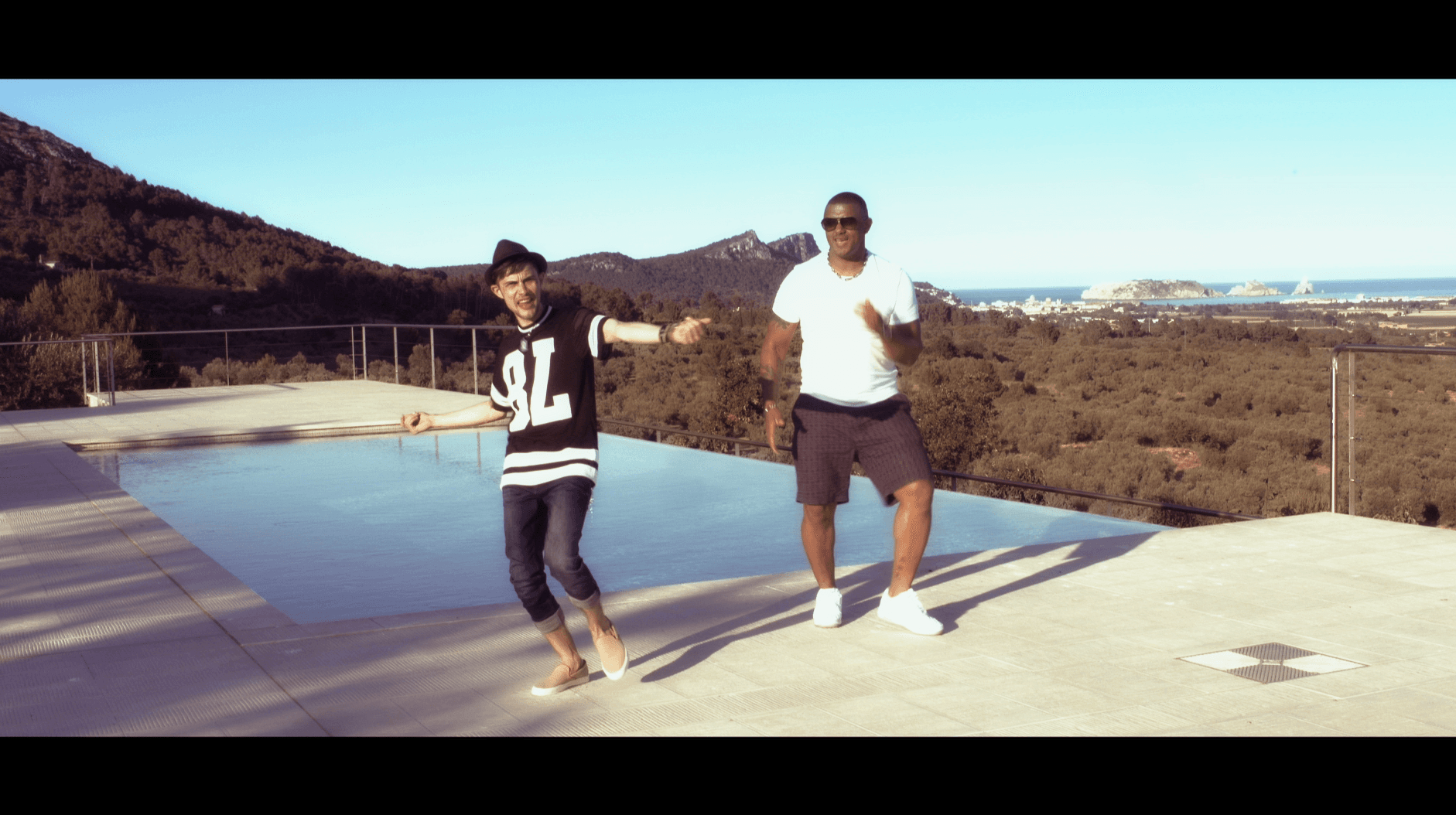 Henry Méndez feat Wender Kramer — Videoclip "Henry Méndez feat Wender Kramer - Ela ta Demais"