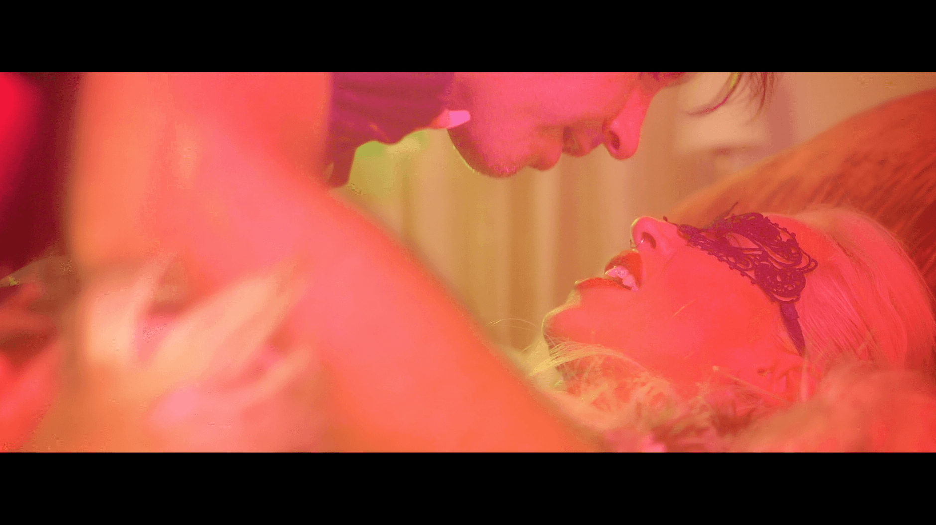 Sak Luke, Henry Méndez, Jose de Rico — Videoclip "Sak Luke, Henry Méndez, Jose de Rico - Señorita"