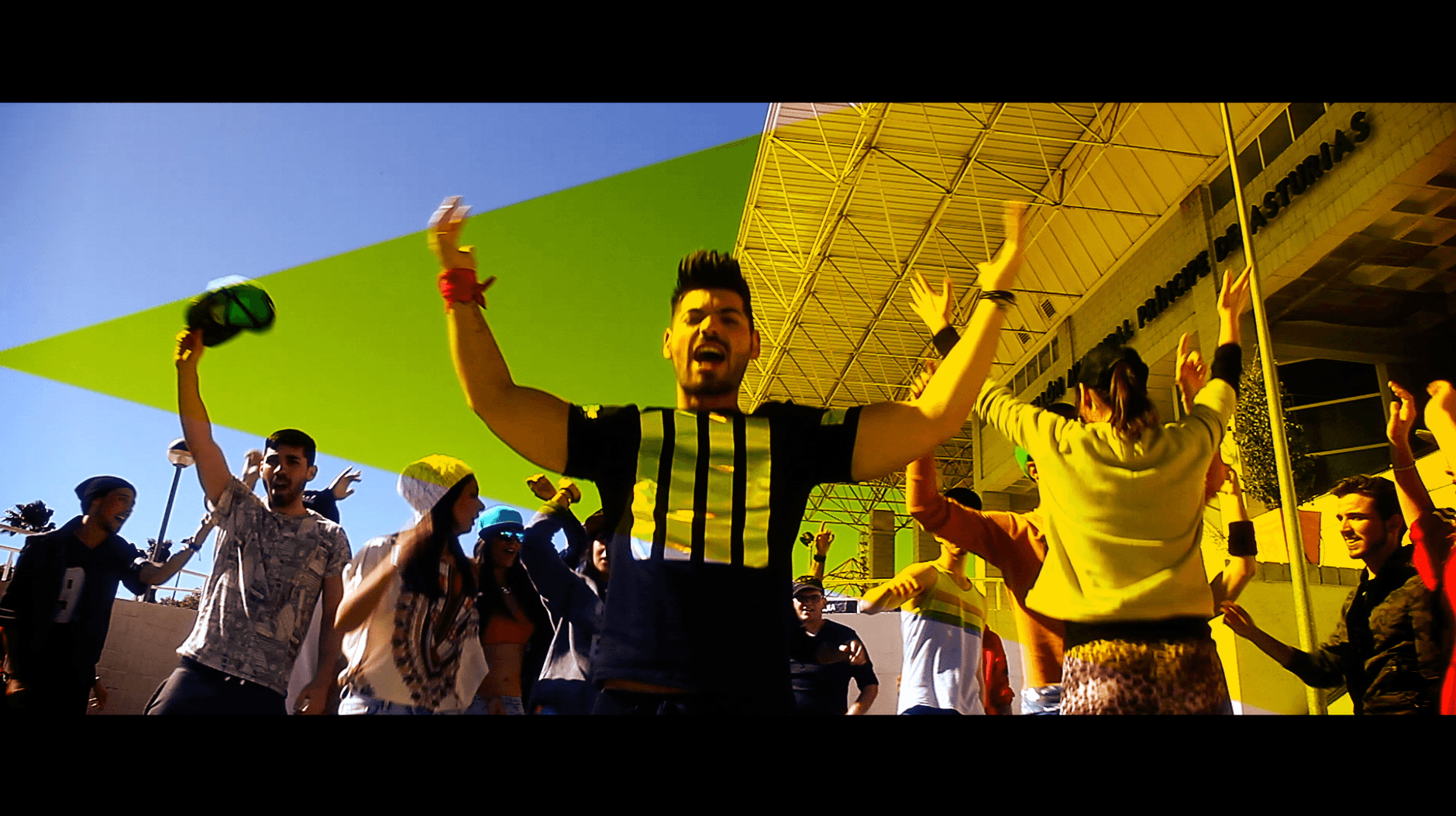 Salva Ortega — Videoclip "Salva Ortega - Todo el mundo quiere bailar"